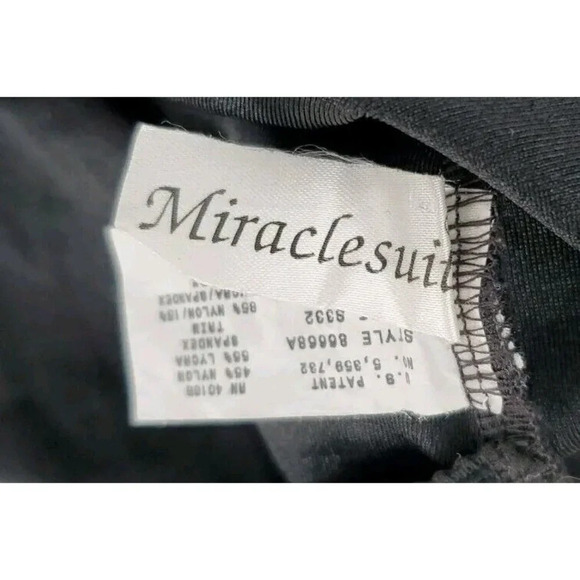 MIRACLESUIT One Piece Swimsuit Criss Cross Front Sz 16 Black w/ Black White Trim - Picture 9 of 10